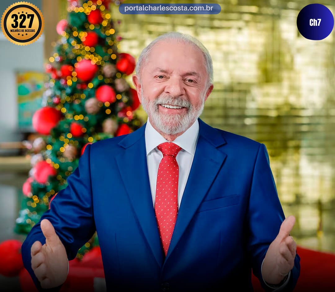 Lula e ao fundo uma árvore de natal