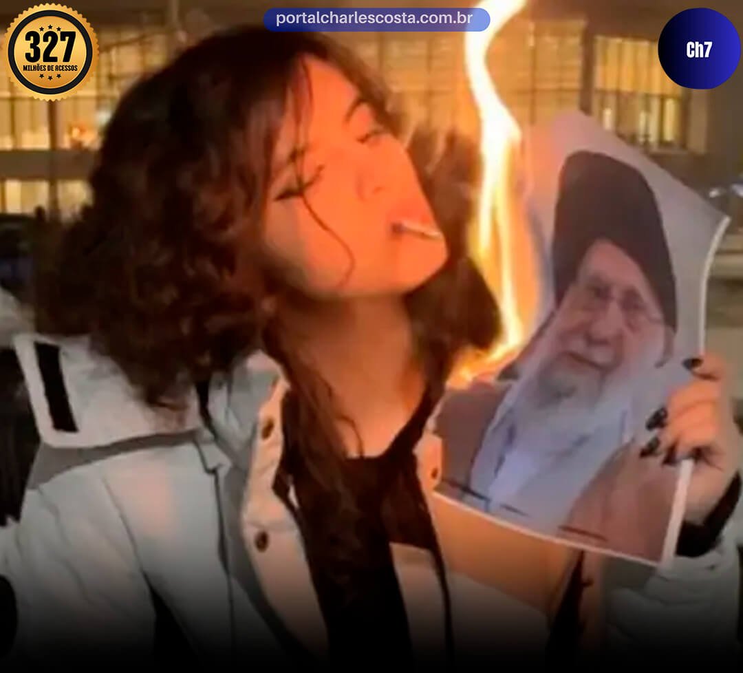 mulheres queimando foto de khamenei viram novo símbolo dos protestos no irã