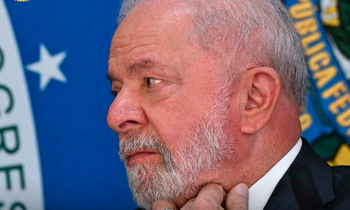 Presidente Lula pensativo a queda de Nicolá Maduro