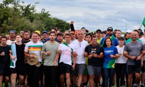 caminhada atrai douglas garcia e malcon mazzucatto (1)